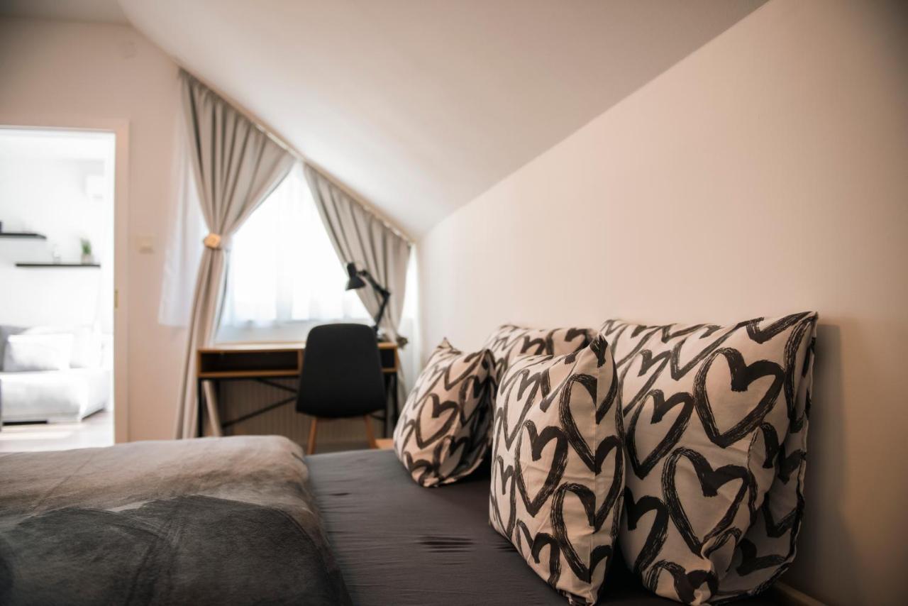 Anavrin Apartman Free Parking Apartment Beci Exterior foto