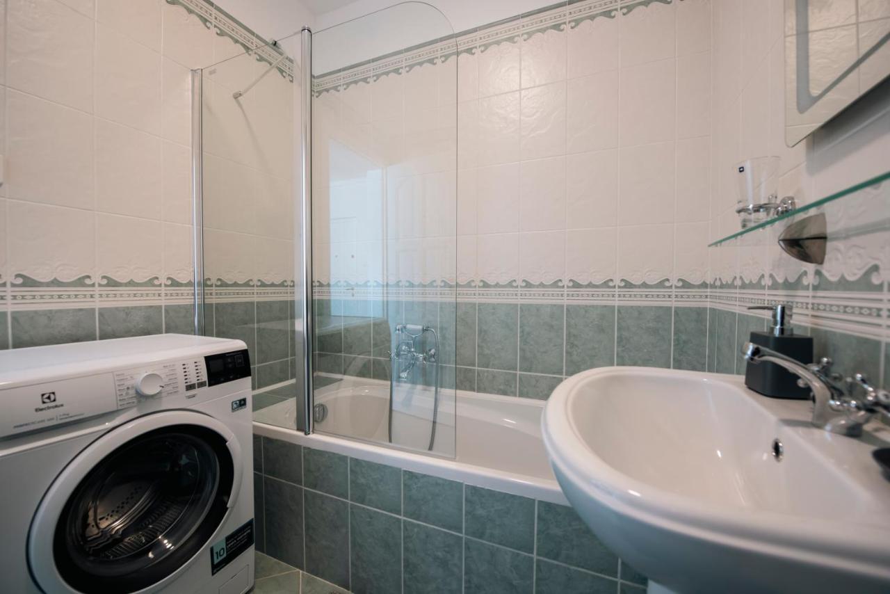 Anavrin Apartman Free Parking Apartment Beci Exterior foto